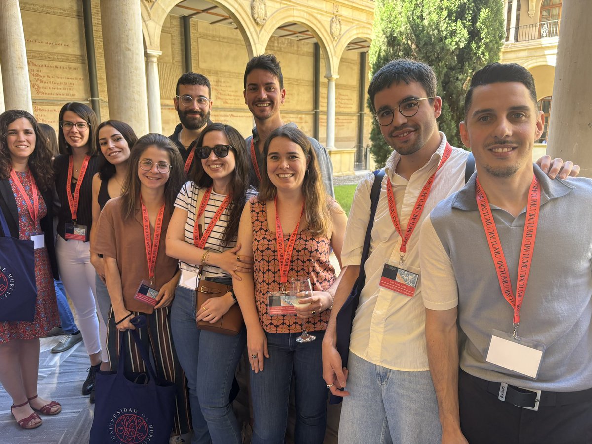 Etiketarse kn kiera jaja