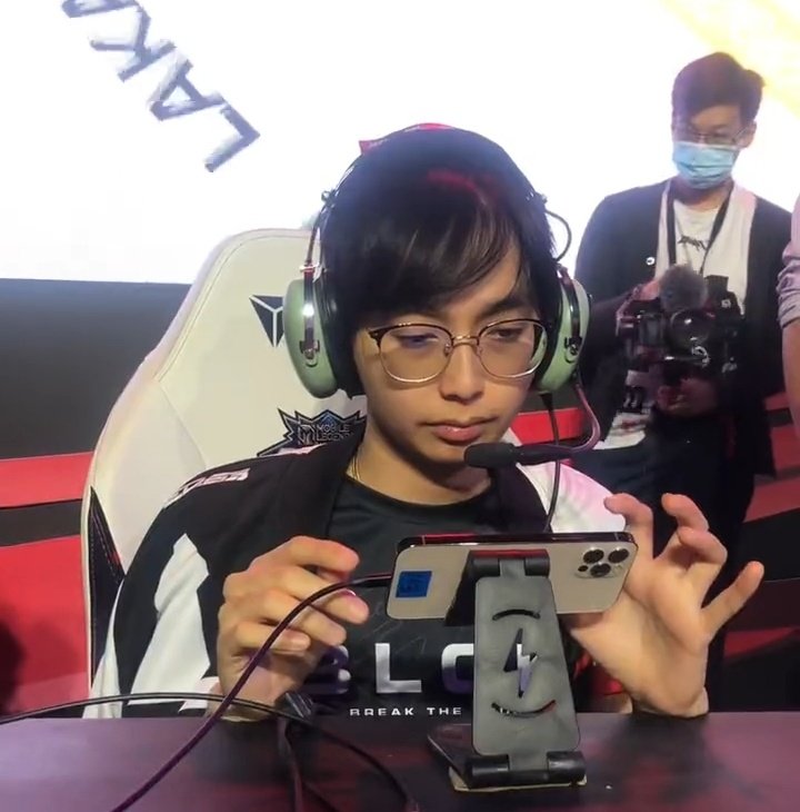 cinagtala's tweet photo. pro player ohmyveenus I miss you so much 😭 https://t.co/IUjoP6DzV7