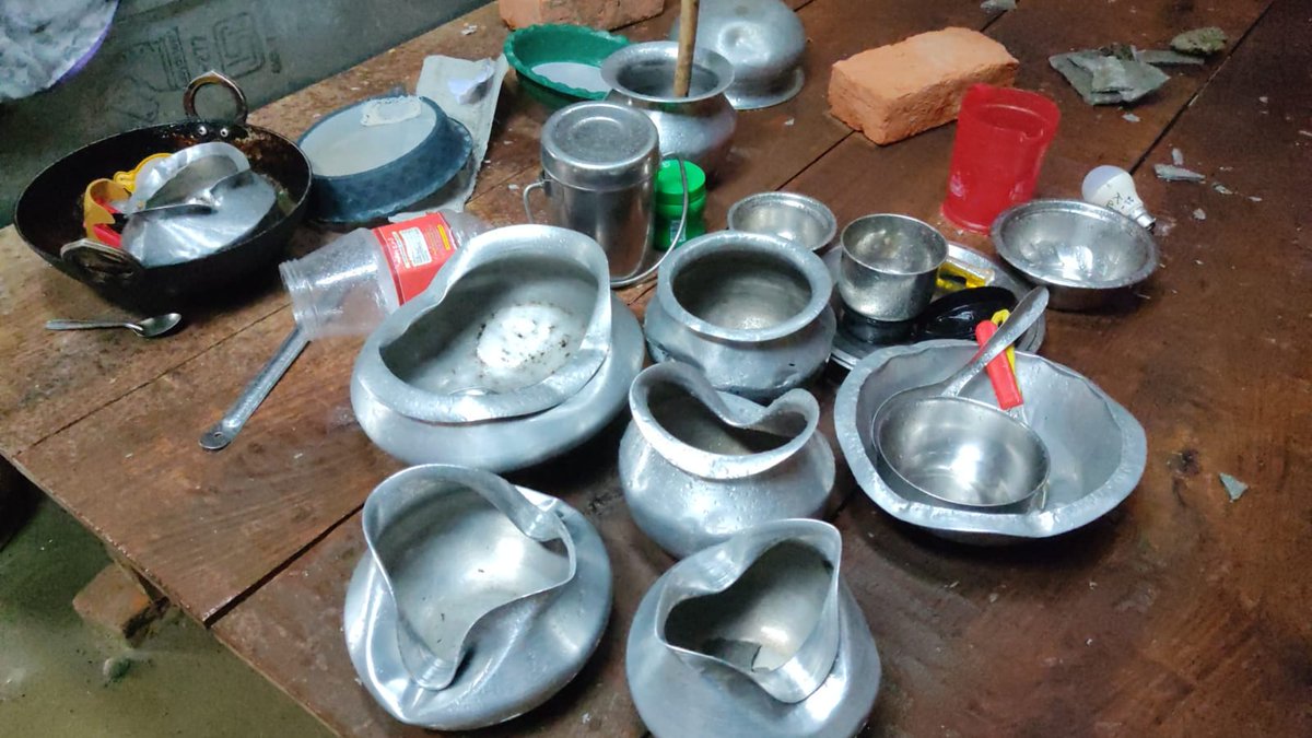 MohIstiyaqueSK's tweet photo. बहुचर्चित समीउल्लाह हत्याकांड उनके परिवार के साथ उनके हत्यारे ने कितना जुल्म जाति लूट मार किया
मैं सोशल मीडिया के माध्यम से @bihar_police और @DarbhangaPolice को दिखा देना चाहता हूं क्या इन परिवार को इंसाफ मिलेगा
कांड संख्या बड़ा थाना 595 / 22
#DGP_BiHAR https://t.co/7N3lo6B3LG