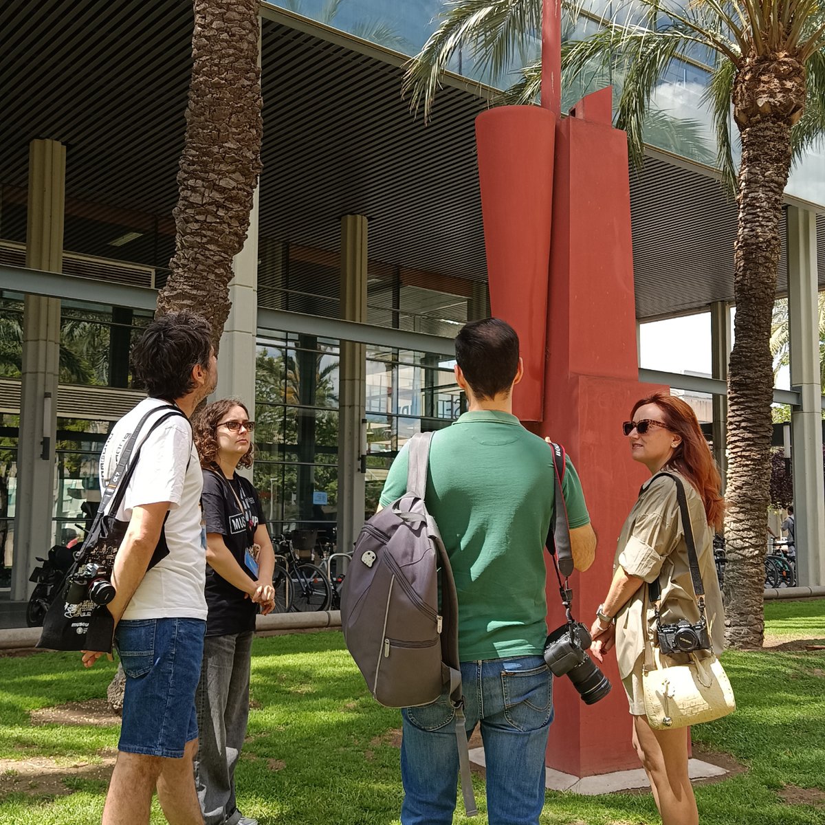 📸 El pasado viernes realizamos un Rally Fotográfico con motivo del Día Internacional de los Museos. El tema del mismo fueron las esculturas del Museu Campus Escultòric. Gracias al profesor e investigador Nacho Yusim y a los participantes por hacer posible la actividad.