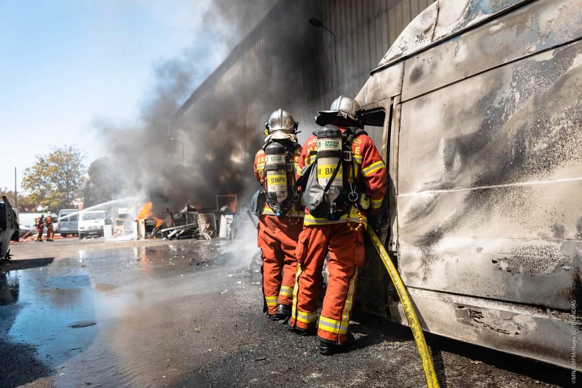 ⚓️ Mobilisés au quotidien pour protéger #Marseille et ses habitants, ils sont 2 554 @MarinsPompiers et réalisent chaque année plus de 120 000 interventions. 🫡 Nous saluons leur engagement en cette journée nationale du #marin !