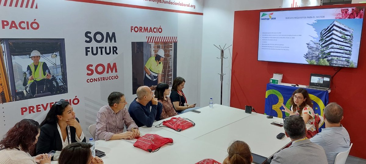Construye2030's tweet image. 📍 Estamos en @ConstrumatBCN, 👉 donde hemos destacado la importancia y la trayectoria de los proyectos @EU_BUILDUP  en España.

Más información en #Construye2030: construye2030.fundacionlaboral.org/liderazgo-con-…
#Construmat #BuildUpSkills