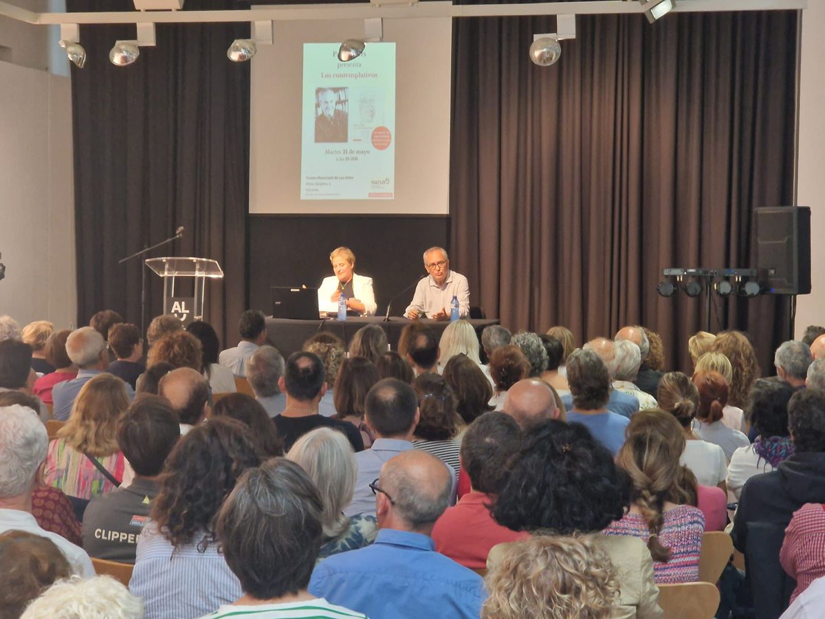 pablo_dors's tweet photo. Ayer en la presentación de "Los contemplativos" en Alicante.  

Fue muy emocionante y me siento muy agradecido. https://t.co/DPBicHQs0o