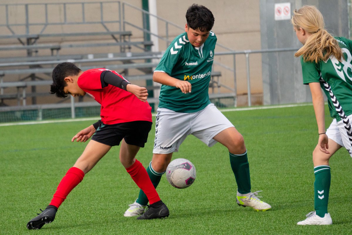 📸 XXI TORNEO DE FÚTBOL-8 DE MARCHAMALO 

Imágenes de la 2ª jornada de partidos, celebrada ayer, con organización de nuestra Escuela Municipal de Fútbol y participación de una docena de escuelas y clubes invitados. 

🤝 Todos ellos contribuyen aportando alimentos para <a href="/Accem_ong/">Accem</a>