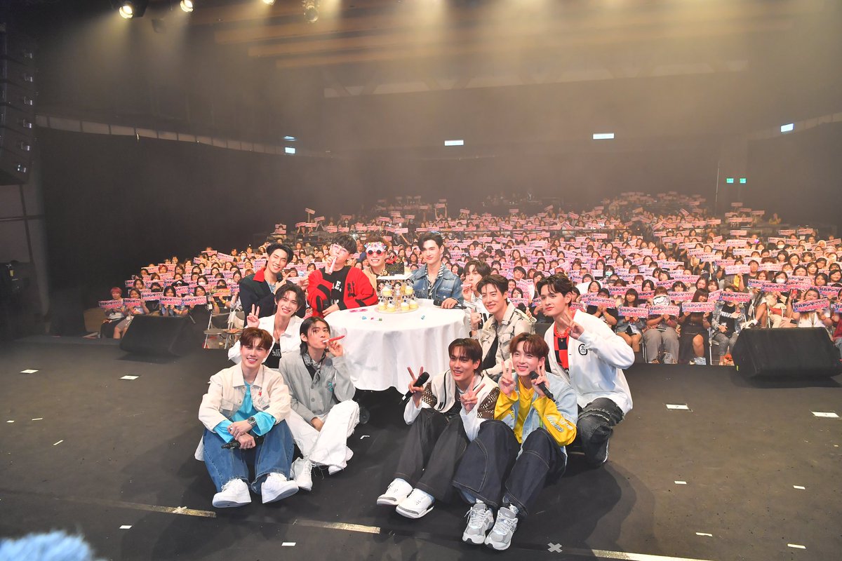 thesparkworld's tweet photo. 【PIT BABE ASIA TOUR 1st FAN MEETING “LOVE’S JOURNEY” in TAIPEI】

見面會圓滿落幕，感謝所有人的參與，有機會再與Pit Babe 12位帥哥相見！！ 

link:  https://t.co/w9CWPBUj97

#PitBabe1stFMinTP #PitBabeTheSeries https://t.co/eXgXYK0cll