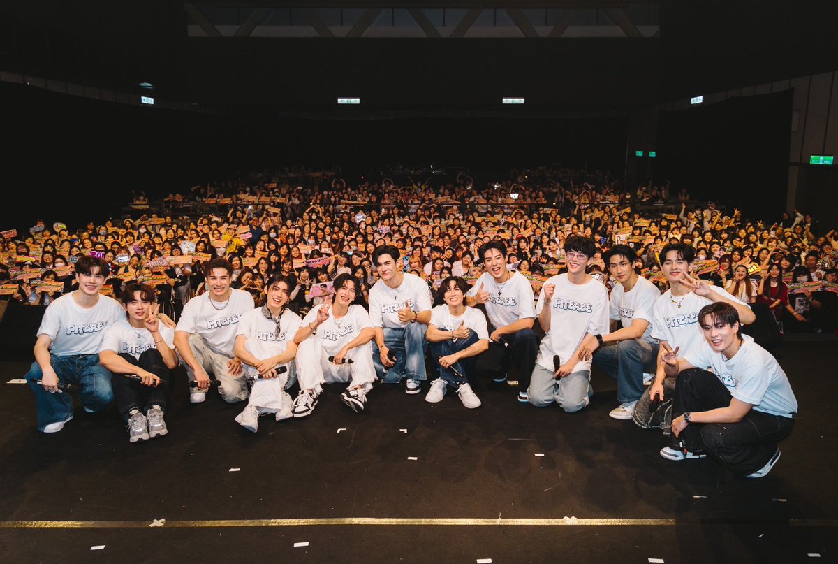 thesparkworld's tweet photo. 【PIT BABE ASIA TOUR 1st FAN MEETING “LOVE’S JOURNEY” in TAIPEI】

見面會圓滿落幕，感謝所有人的參與，有機會再與Pit Babe 12位帥哥相見！！ 

link:  https://t.co/w9CWPBUj97

#PitBabe1stFMinTP #PitBabeTheSeries https://t.co/eXgXYK0cll