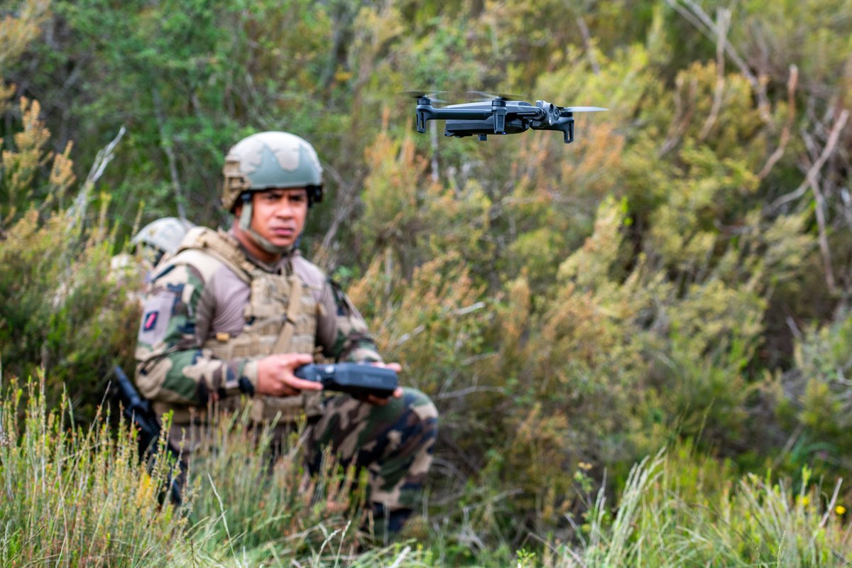 L'@armeedeterre poursuit sa modernisation. Le Challenge #Dronex stimule l’emploi des drones dans les unités. Il illustre notre volonté de nous adapter en permanence aux menaces. ➡️ Pas une manœuvre sans drones !