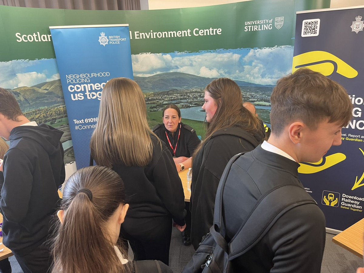 Round two!🔔 Enthusiastic @Lornshill pupils had the fantastic opportunity to learn more about apprenticeships. They asked loads of questions, networked and got inspired by all the great employers that are attending today👏 #ClacksApprenticeshipEvent