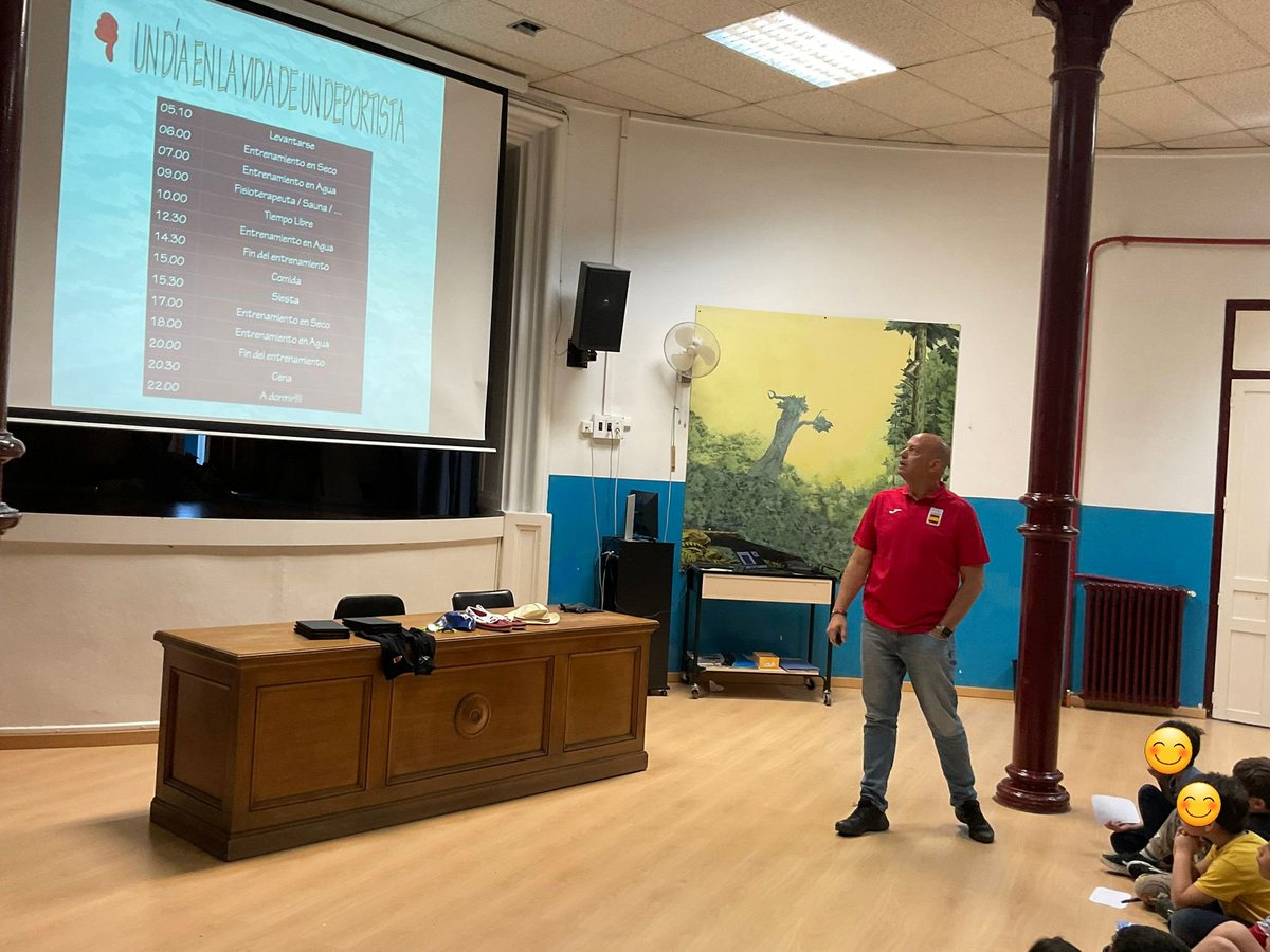 El semifinalista Olímpico en Atenas 2004 en 200 espalda nos ha visitado y ha compartido  su experiencia con los alumnos de 3° y 4° de primaria. 🏆🏊‍♂️
Inspiración, esfuerzo, perseverancia y trabajo en equipo son algunos de los valores que nos ha transmitido #ValoresOlimpicos