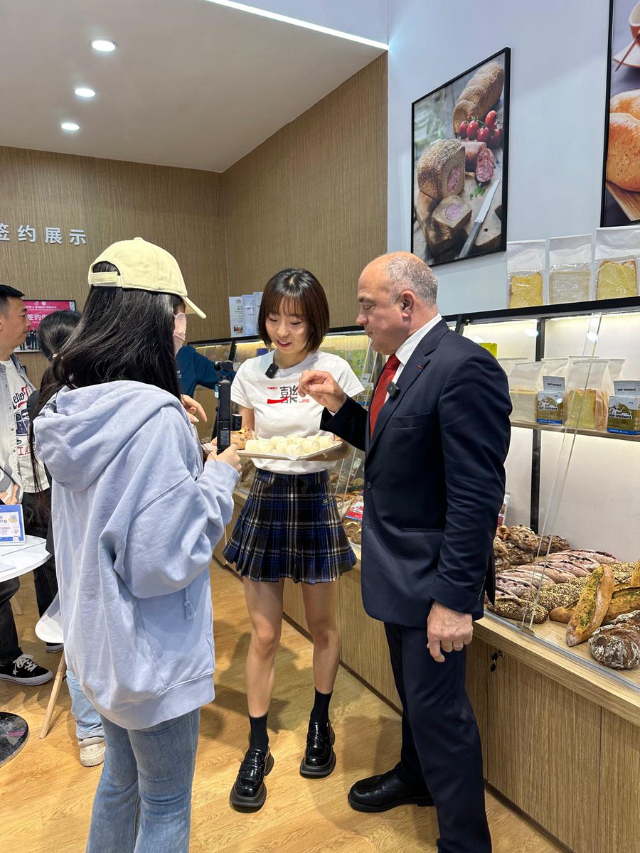 Déplacement du Président de la @cnbpf, Dominique Anract à #Shanghai. L’Association chinoise de la boulangerie et de la confiserie, en collaboration avec Bakery China Exhibitions Co., Ltd., a convié le Président au Bakery China 2024. Un événement se tenant du 21 au 24 mai au