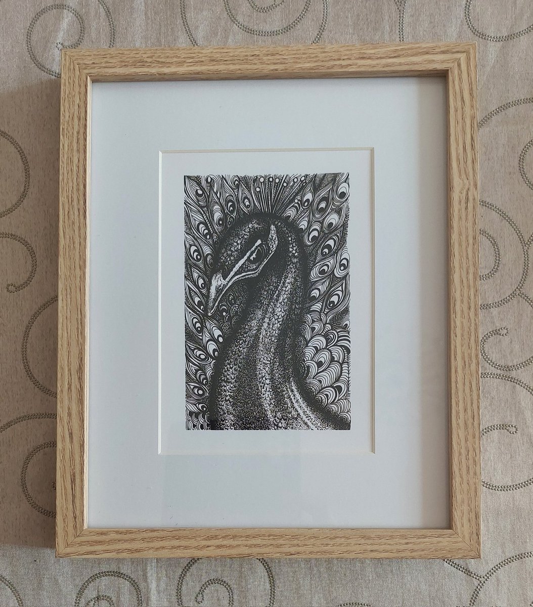 Morning <a href="/elevenseshour_/">#elevenseshour</a> 
Just a quick show of my latest piece
Peacock #pointillist study. Comment below if you would like to own this framed original.