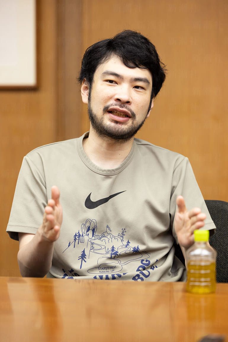 BookBang_jp's tweet photo. 「人生において、才能のあるなしってあまり関係ない」カズレーザーが語った承認欲求との向き合い方

https://t.co/io73Vv6unq

小川　カズさんほど成功していても、「俺には才能があるな」とは思わないんですか？

カズ　才能がある、才能がないなんて考えてもこなかった気がします。なにかに秀でた人を見て……

#君が手にするはずだった黄金について #カズレーザー #小川哲