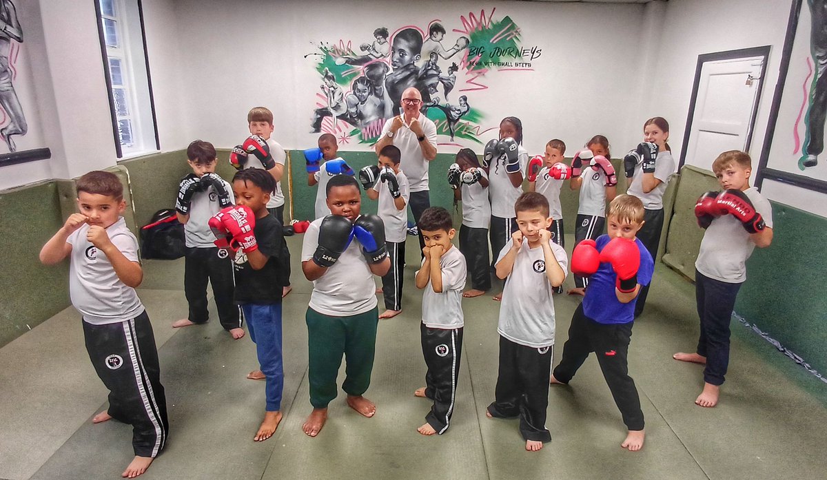 #TottenhamCommunitySportsCentre has given me so much joy. Thank you to @tkbajrs #kickboxingclub for allowing me to watch their session for a few minuets. What a great group of #children they are. #KevinLincolnBEM #TCSC #communitysportscentres #passionforsports #sportscanhelp
