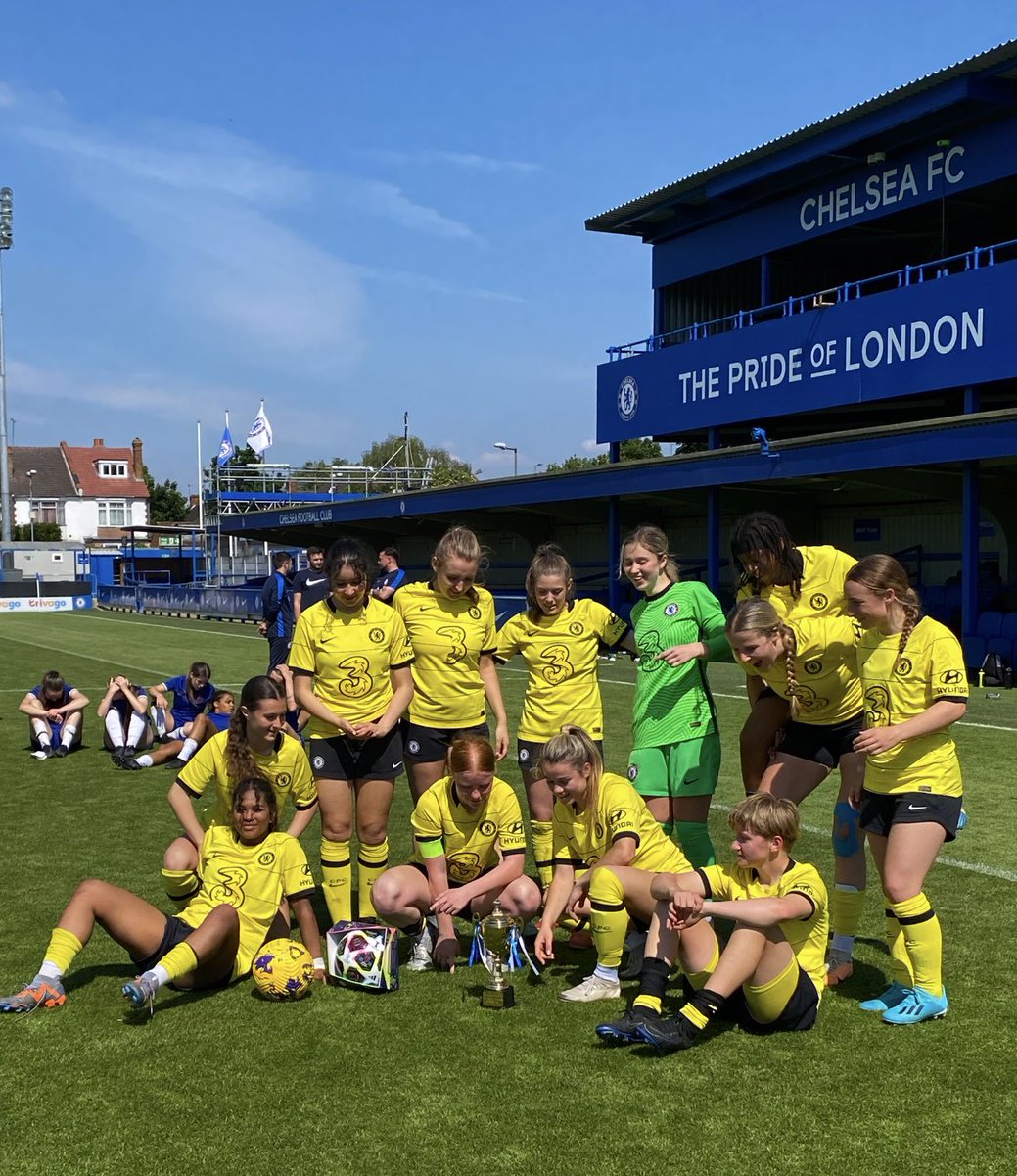 Recovery Session The Day After @CFCFoundation Cup Win 💛🖤🏆 @Mount_Kelly @MountKellySport @GuyAyling 😂😂😂😂 Practicing “The Klinsmans “ ⛈️⛈️⛈️⛈️