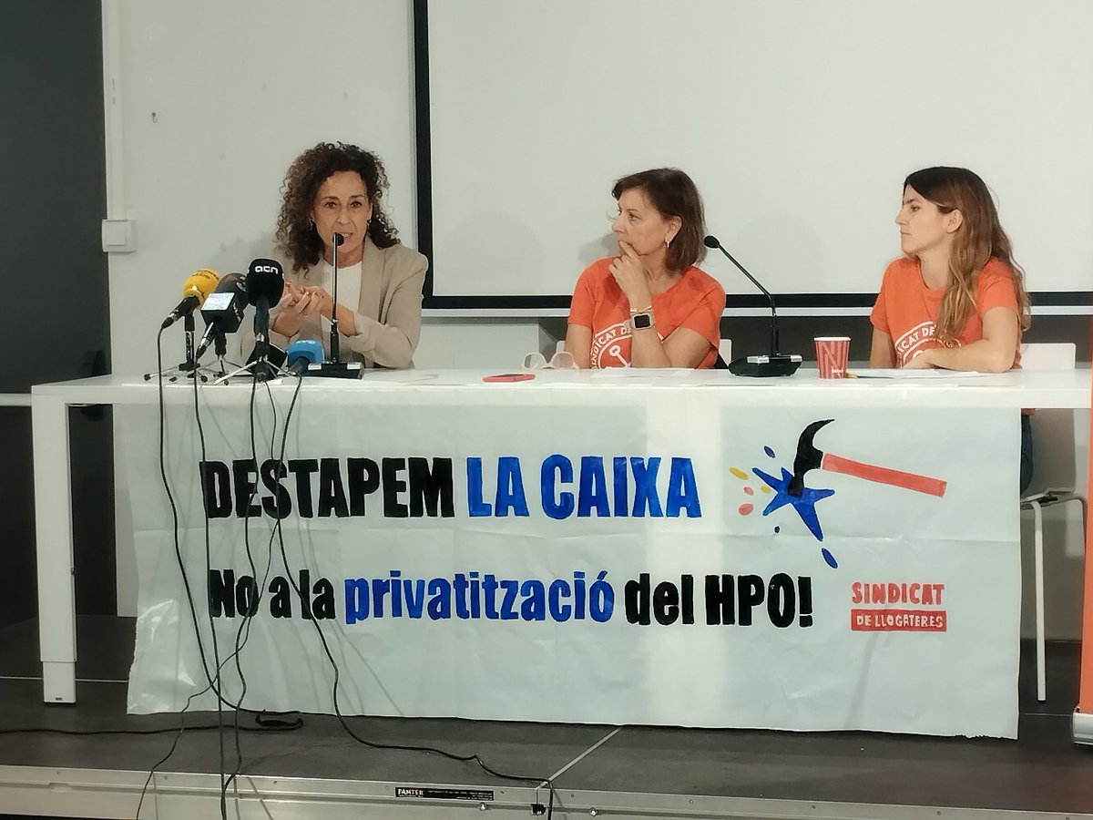 .<a href="/SindicatLloguer/">Sindicat de Llogateres i Llogaters</a> i <a href="/CollectiuRonda/">Col·lectiu Ronda</a> amb <a href="/MonSerrano6/">Montse Serrano</a> fan pública avui la interposició d'una demanda col.lectiva pionera de cessació de clàusules en contractes d'arrendament contra INMOCRITERIA, de Caixabank. Un privilegi poder treballar-hi i formar-ne part. Seguim ✊🏽