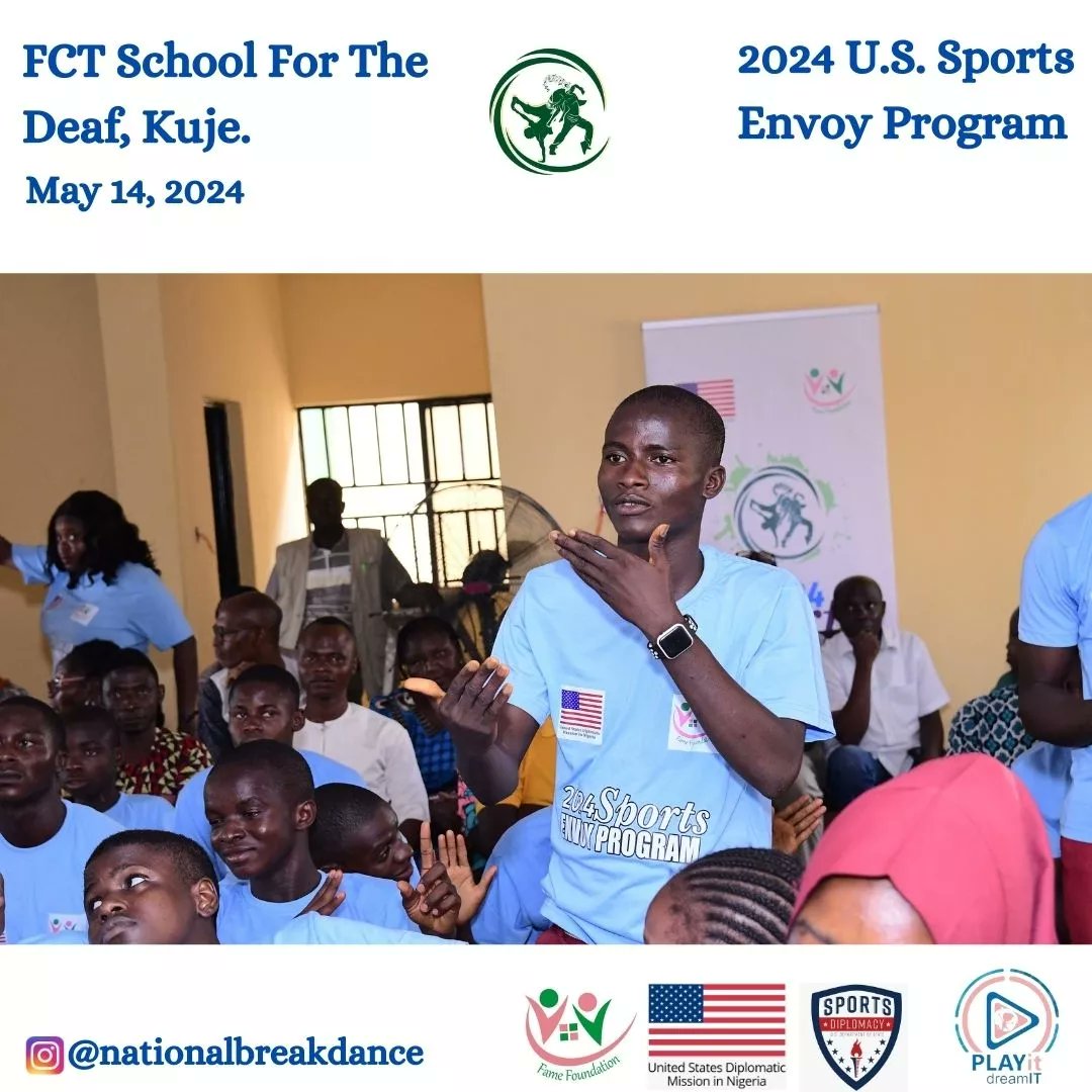 playitdreamit's tweet photo. After the program, the students asked questions and received satisfactory answers. They also expressed their gratitude to the envoys for their presence and rallied around their vehicle to say goodbye.
#FAMEFoundation
#2024SportsEnvoyProgram
#Breakdancing
#Workshop
#USinNigeria https://t.co/JmaMUlNhrQ