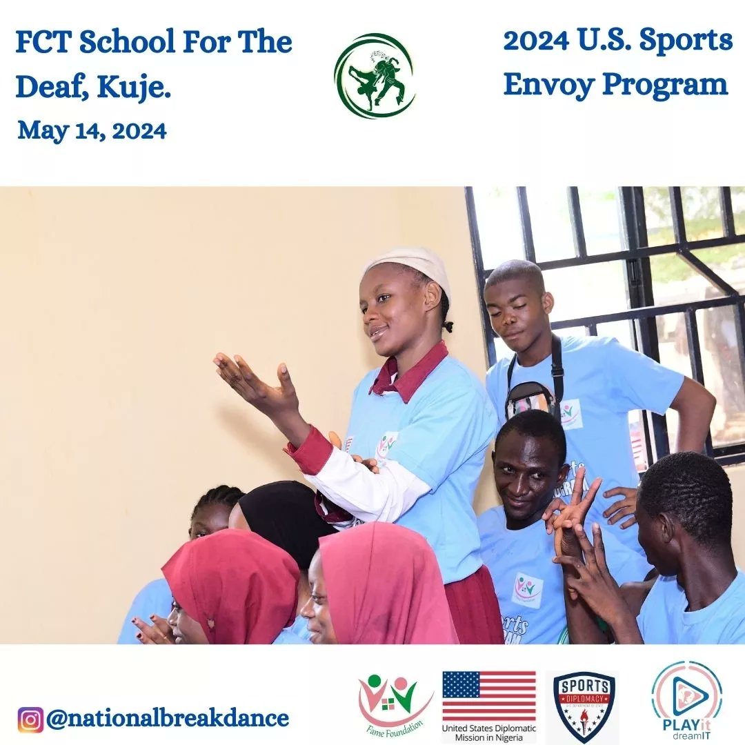 playitdreamit's tweet photo. After the program, the students asked questions and received satisfactory answers. They also expressed their gratitude to the envoys for their presence and rallied around their vehicle to say goodbye.
#FAMEFoundation
#2024SportsEnvoyProgram
#Breakdancing
#Workshop
#USinNigeria https://t.co/JmaMUlNhrQ