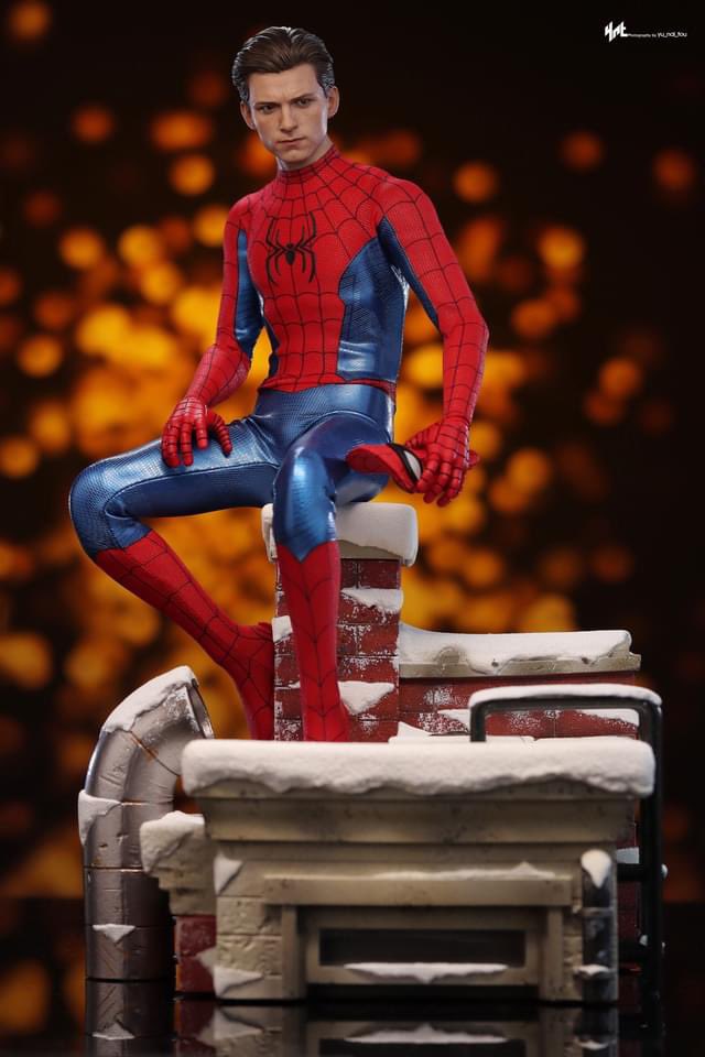 Official blogger photo of Hot Toys Spider-Man No Way Home - Spider-Man (New Red and Bkue Suit) Part 2 #SpiderMan #PeterParker #SMNWH #MarvelStudios #HotToyscollectibles #BloggerPhotos #Sixthscale