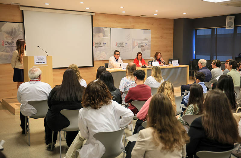 HospitalLaFe's tweet photo. 🏥La U. Pedagógica Hospitalaria del @HospitalLaFe ha recibido materiales didácticos diseñados por el alumnado de la Facultad de Magisterio de la @UV_EG 

👏👏¡Gracias a l@s estudiantes del Grado de Educación Infantil por este maravilloso trabajo!
🔗https://t.co/7w1MuqI4cu https://t.co/k2K0lRwH4P