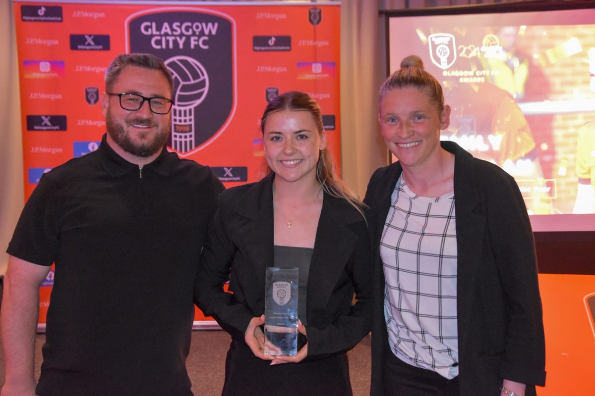 Our Em 😁📷 @emilywhelan1297 was voted as our players' player of the year 🧡