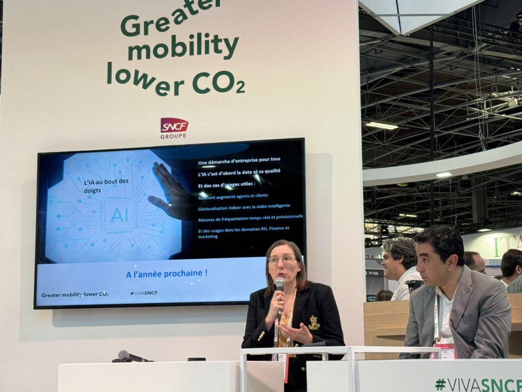 Les 3 cas d’usage autour de l’IA de la SNCF :
- Assistant augmenté agents et clients 
- Géolocalisation indoor avec vidéo intelligente 
- Mesure de fréquentation en temps réel et prévisionnelle 
Et des cas d’usages dans les domaines RH, Finance, Marketing… 
#VivaSNCF #VivaTech