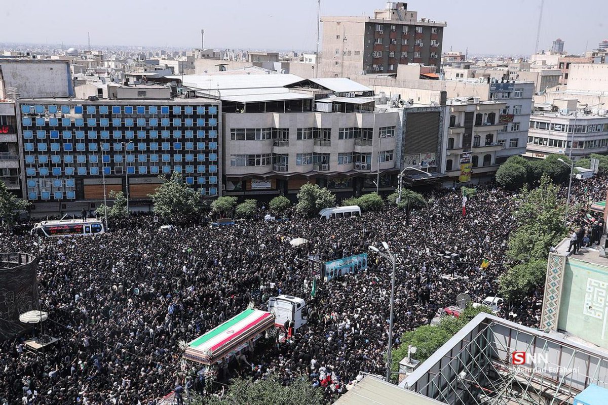 Elyas_Cile's tweet photo. Hey, world! Look at these!
This is the reality of Iran. These are the real people, not fake accounts in social media. This is how they loved their president.
#realIran
#Iran https://t.co/hpPbkRpxKF
