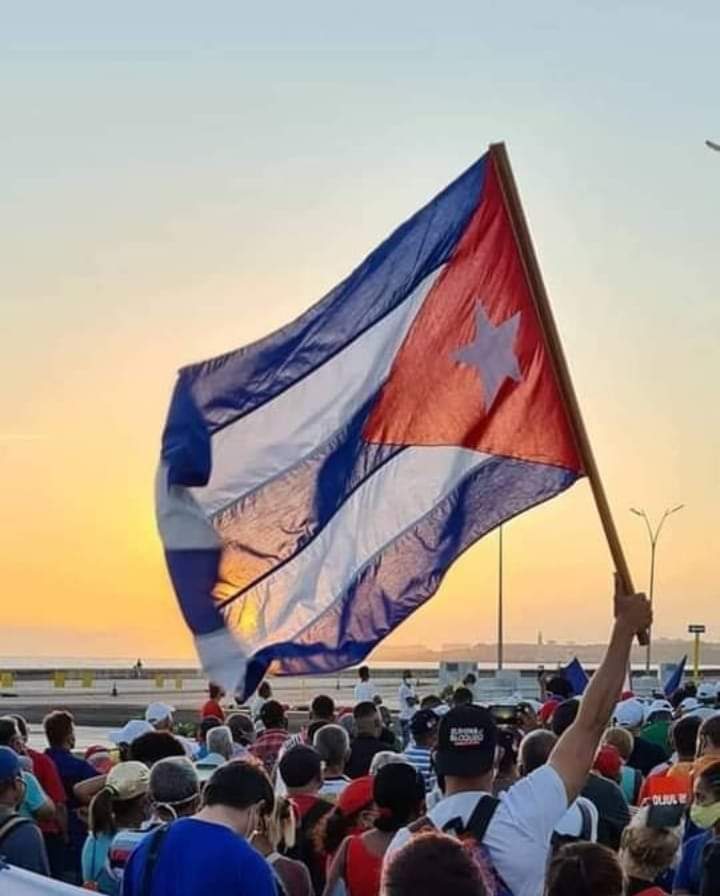 ❤🇨🇺 Parece que desconocen la fibra de la que está hecha este pueblo. #Cuba es Resistencia y Victoria. 🔵🔴⚪ #CubaEsRevolución 🇨🇺