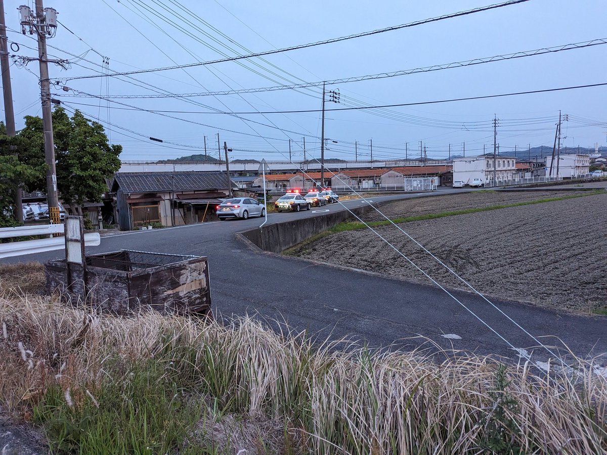 IKUPOKOAIR's tweet photo. 玉島で火事
けたたましいサイレン音が凄かった
空き地の木材とかが燃えてたから
何だろ？ぼや？放火？ https://t.co/dWM6isMw5x