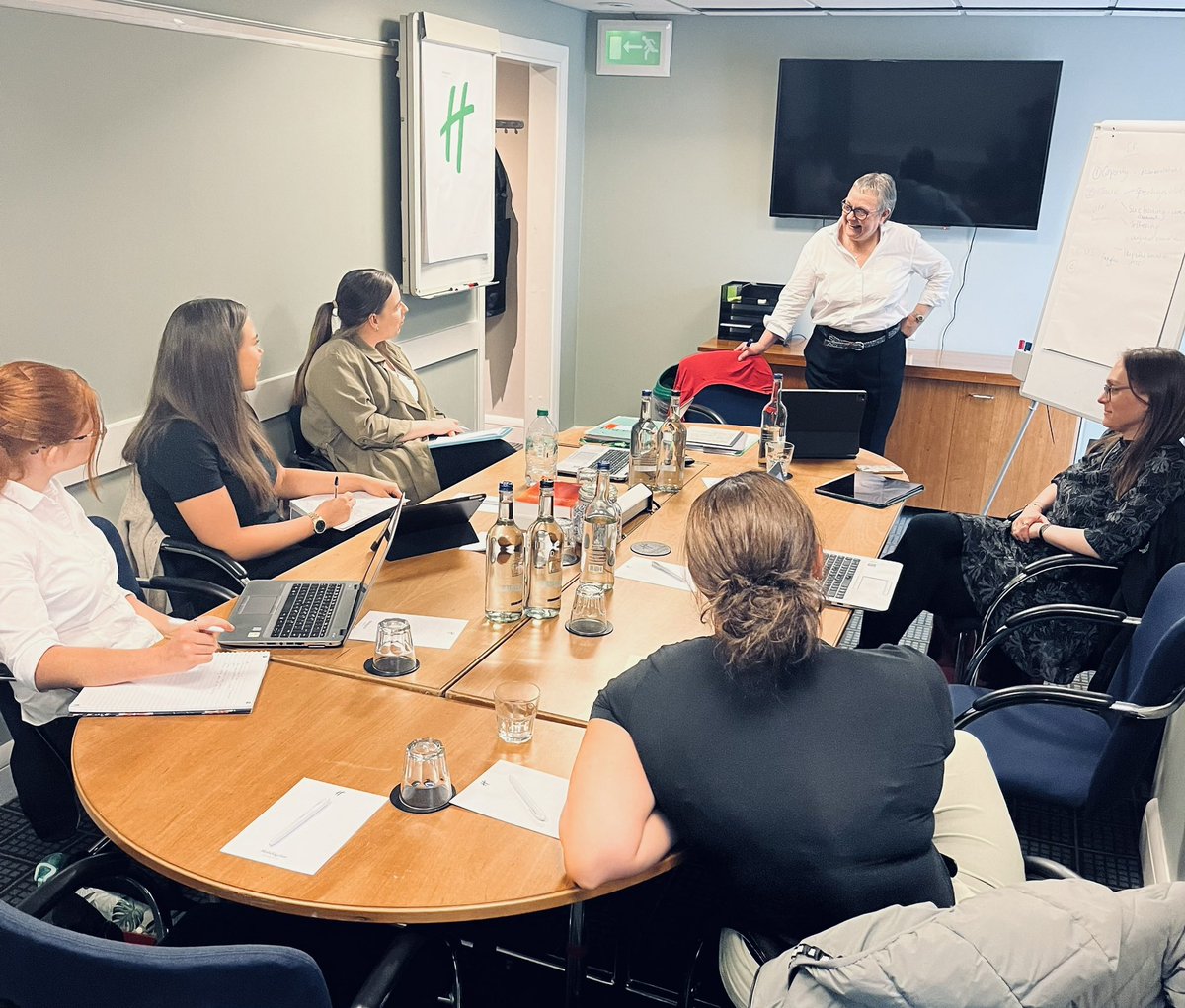 This morning is our staff meeting. 

A chance to get together as a team to catch up and discuss some complex case studies 📖 

As a team we really value these learning opportunities and encourage all our SLTs to keep up with their professional development.  🌟

#cpd #mySLTday
