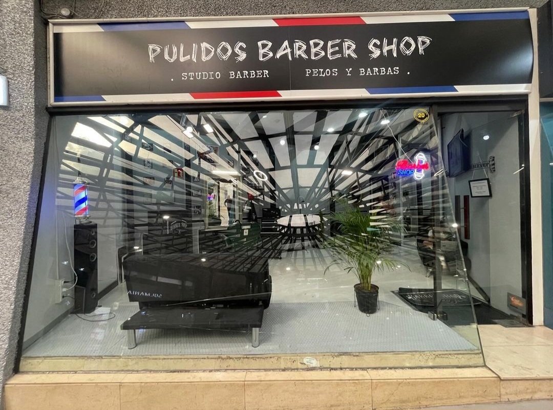 ¿Necesitas un corte de pelo o arreglar tu barba? Tenemos una nueva peluqueria-barbería en el Centro Comercial Independencia 'El Caracol' 🐌.

Se llama Pulidos Barber Shop y os está esperando con ganas de poneros muy guapetes. Ponte en sus manos y luce nuevo look 😉.