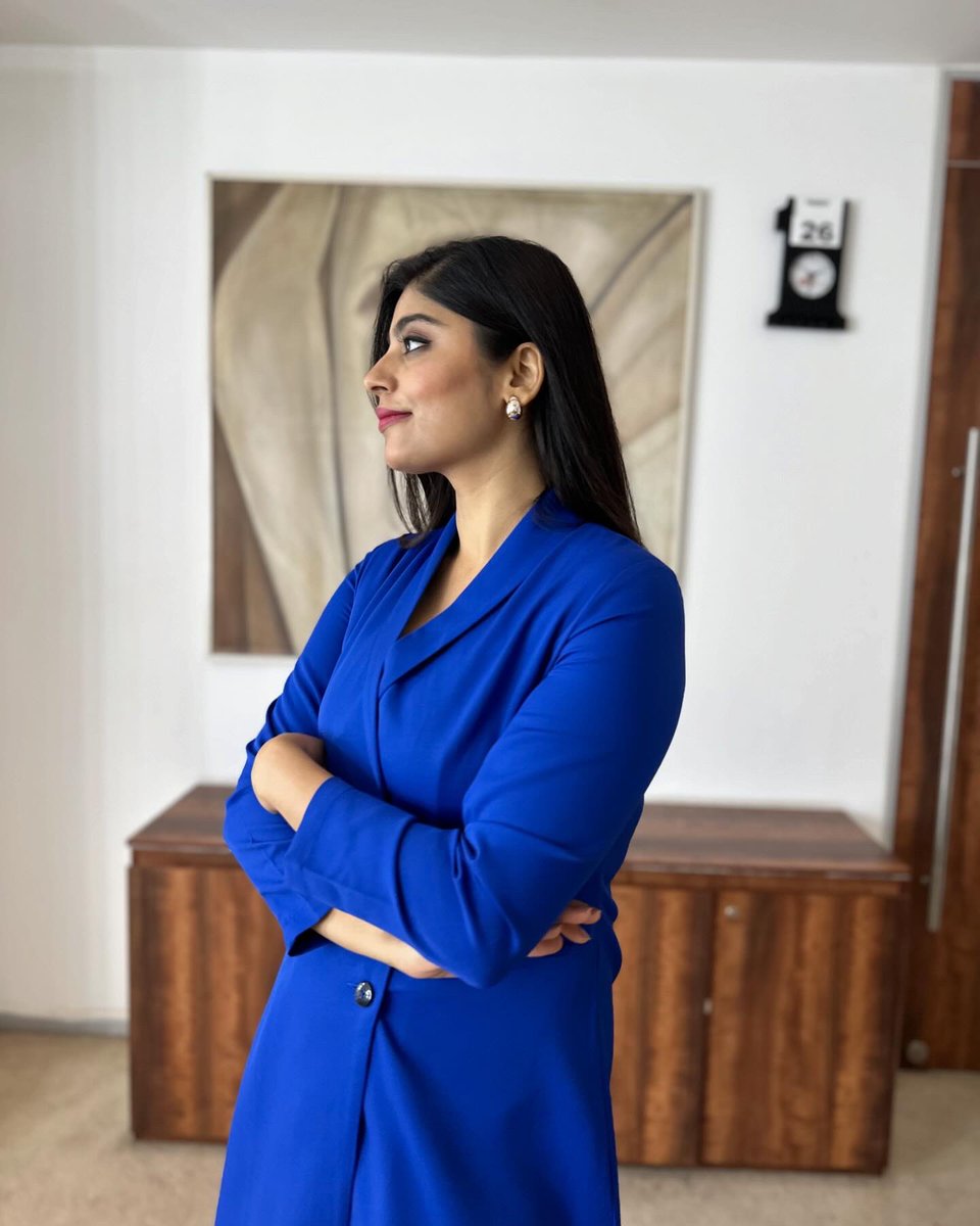 thakur_shivangi's tweet image. Girls in blue fear no one 💙 #WorkModeOn