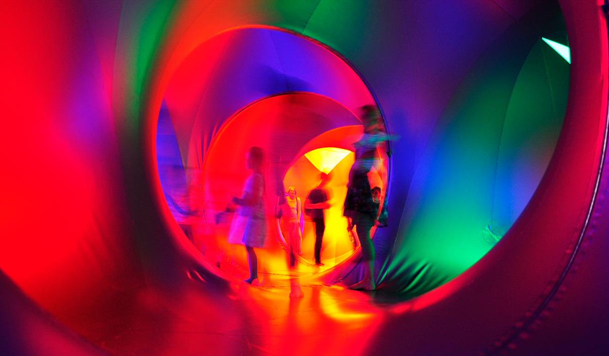 The @ArchitectsofAir are coming back to @LakesideArts with an amazing new luminarium from 25th May - 2nd June!✨ Travel hassle-free on our Orange Line 34 for a sensory experience and enjoy a stroll around beautiful Highfields Park 🚌🍃 More info: lakesidearts.org.uk/special-events…