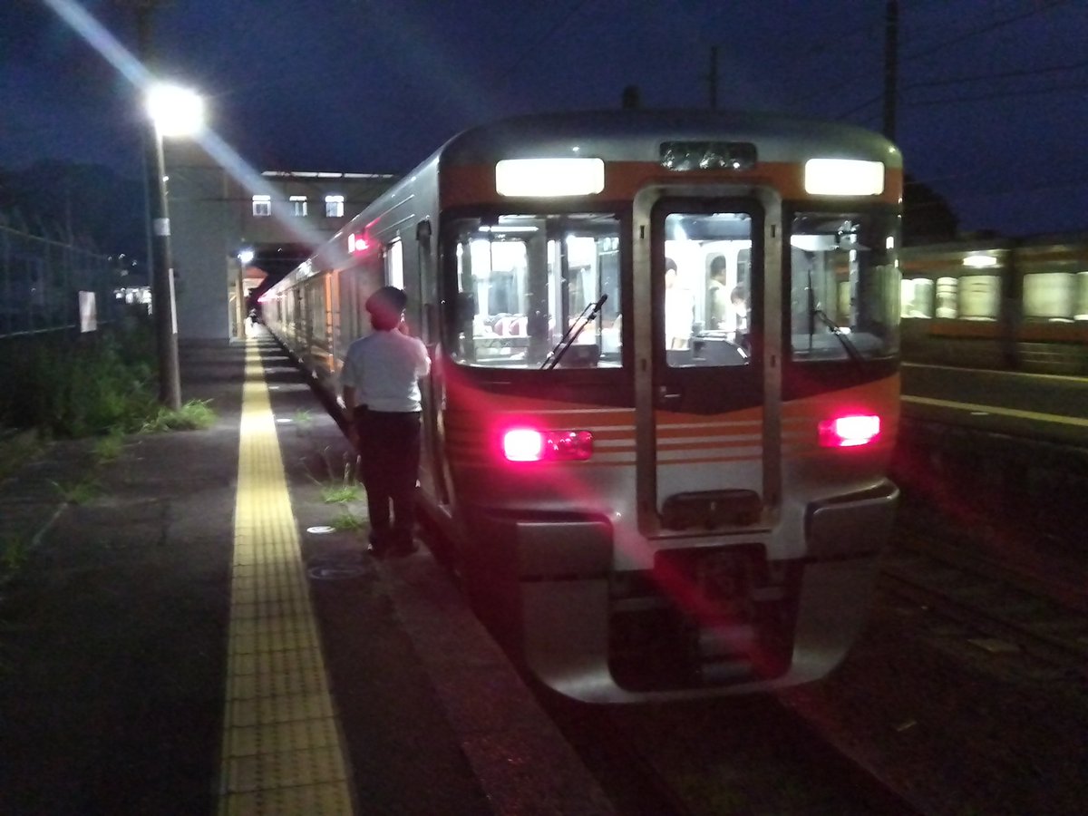 ようやく見れた由比駅1番線神戸方8000番台