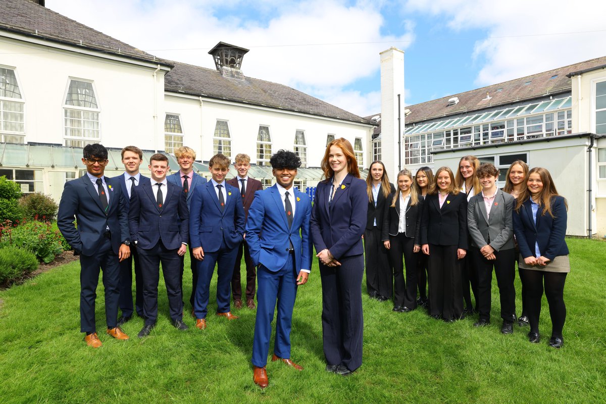 Give a warm welcome to our new Head Boy and Head Girl, Arshan and Issy! 👏 We're also welcoming a new Y12 Officer team, congratulations to Harry, Siân, Toby, Jessica, Sam, Amelia, Abdul, Sophie, Jack, Lucy, Aaron, Marina, Will, Abigail, Tom, and Jane ♦🎉