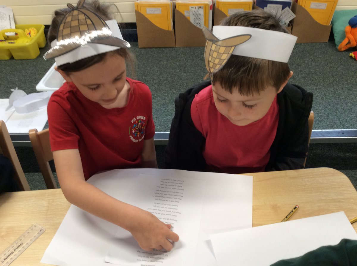 Maple 2 really enjoyed being poetry detectives today! They showed great collaboration and used the clues to infer from the poems. 🕵️