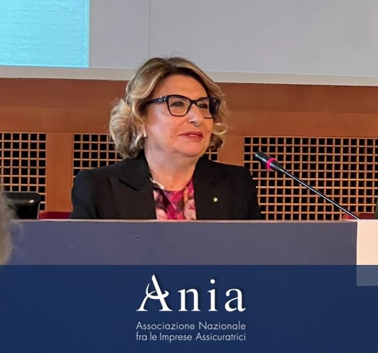 aniaufficiale's tweet photo. Farina: "Occorre una 'pausa legislativa' per razionalizzare la normativa; un Commissario dedicato al settore assicurativo che assicuri un approccio comune alle politiche UE; una struttura orizzontale tra le Direzioni generali della Commissione UE per coordinare le azioni".
#RIF24 https://t.co/lNjmsqoLev
