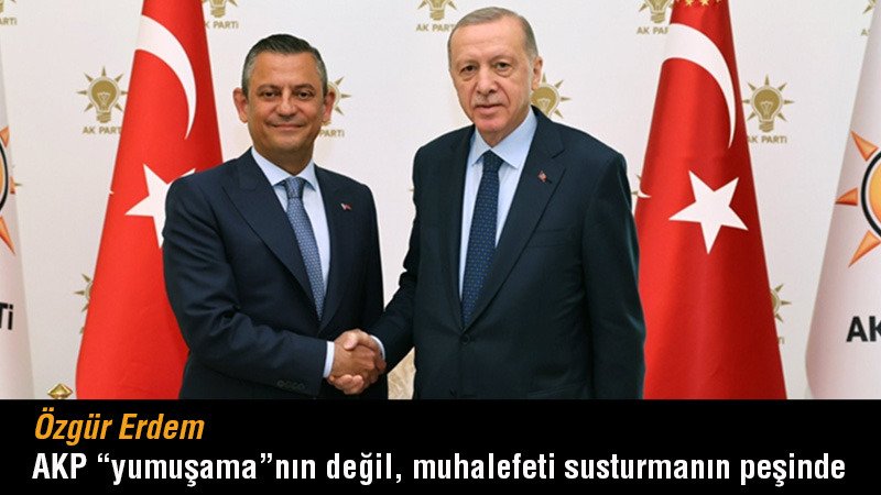 Türk milleti AKP’nin yumuşamasını değil, iktidardan ayrılmasını istiyor. AKP’nin “yumuşayacağı” hayalleri peşinde koşanlar, Erdoğan’ın aslında muhalefeti “yumuşatma” peşinde koştuğunun farkına varmalı.

turksolu.com.tr/akp-yumusamani…