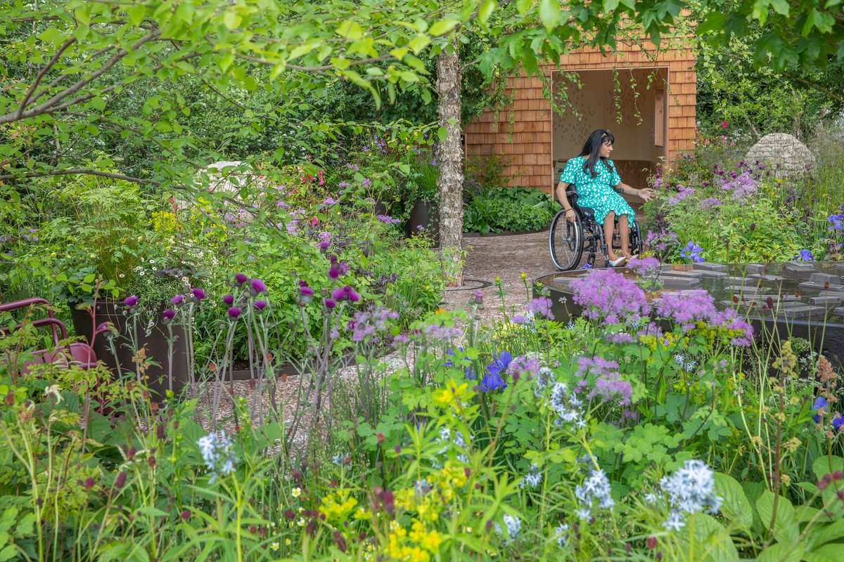 Horatio's Garden brings RHS Chelsea garden to life in Sheffield🌷 The garden will be located at the Princess Royal Spinal Injuries Centre and will provide a beautiful, accessible place for people facing life-changing injuries & long hospital stays. 👉sth.nhs.uk/news/news?acti…