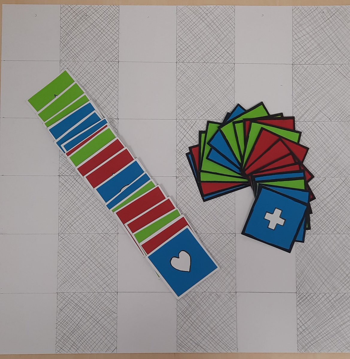 firing_n_wiring's tweet image. Playtime it is!๐In the process of testing a new card game for my next experiment ๐ง #phdlife #cognitiveneuroscience