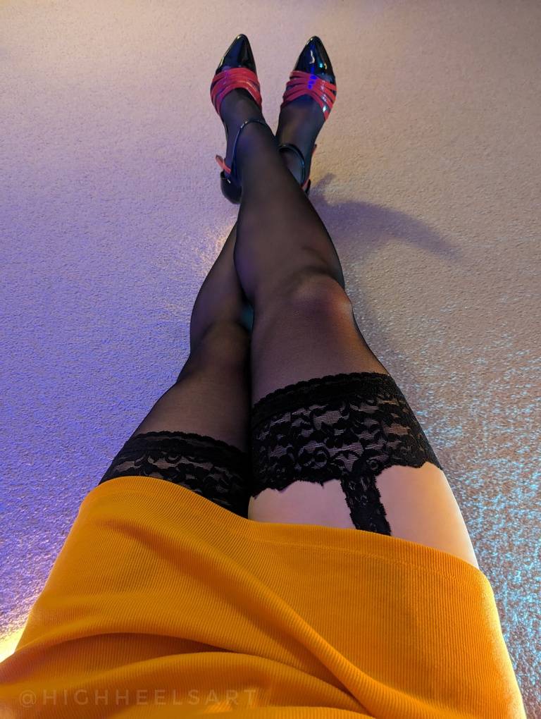 Garters 

#highheels #highheelpumps #heels #garters #stockingsandheels #stockingtops #yellowdress #stilettos #stilettoheels #stilettopumps #talons #tacchi #tacones