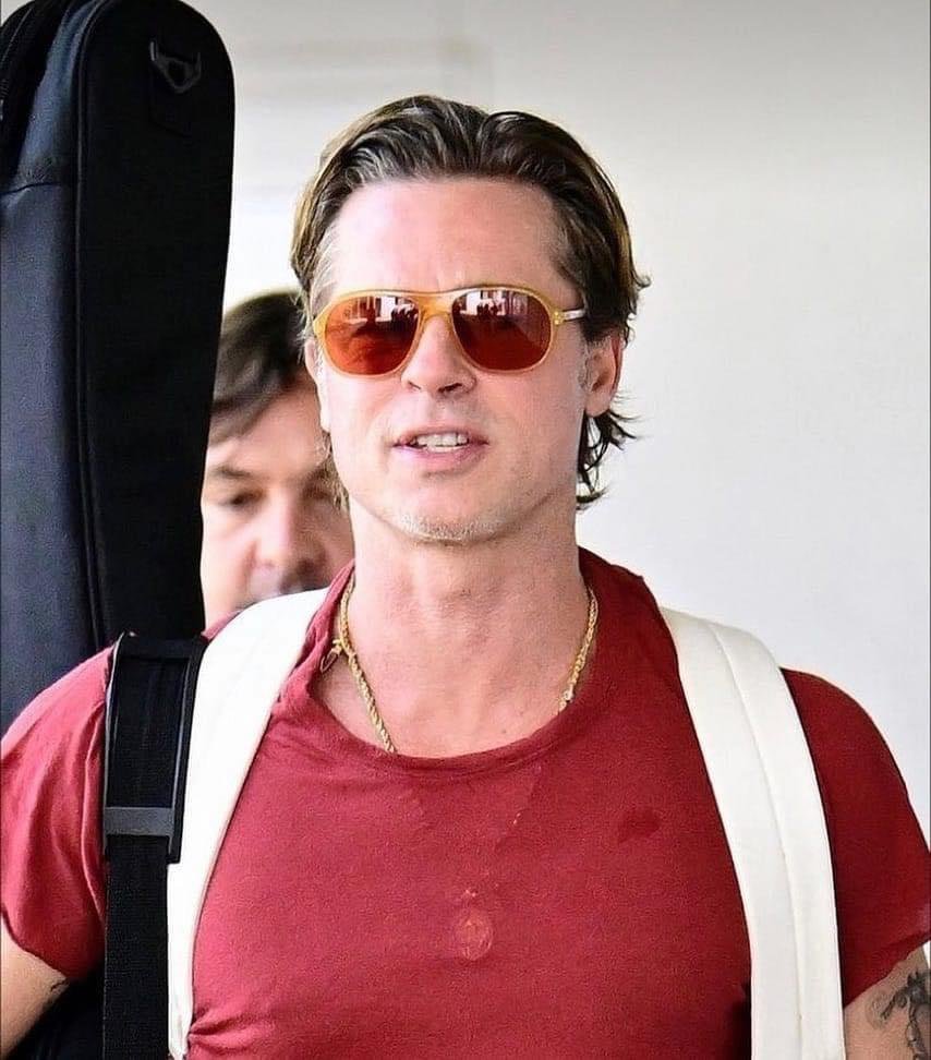 FriendsBrad's tweet photo. Brad Pitt

Describe him in one word. https://t.co/rqCzOIsBIM