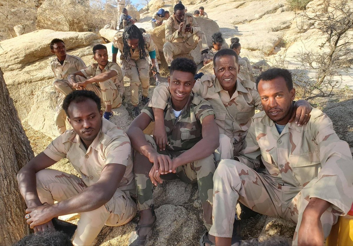 ህዝቢ ናጽነቱ ብሰላም ከብዕል ሓይልታት ምክልኻል ፈቀዶ በረኻታትን ስንጭሮታትን ተዘሪኡ ንዛ ናይ ሕድሪ ሃገር ካብ ሓሳዳትን ክፍኣት ዝሓስቡን ንምክልኻል ሰም ከየበለ ይሓድር ኣሎ፡ ክብሪ ንሰራዊትና! #Eritrea #EDF