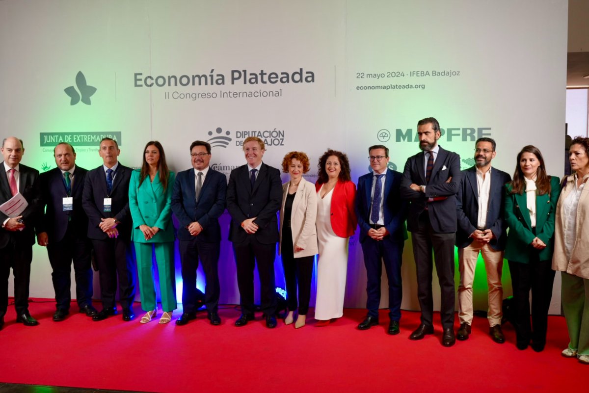 🧓 El pdte @magallardomir ha participado en el Congreso de Economía Plateada en @feriabadajoz, espacio de reflexión sobre el bienestar de los mayores.

El pdte ha señalado a la tecnología como la mejor aliada para conseguirlo.

➕ℹ️ i.mtr.cool/dknghkjwkk
🌐 #ODS3 #ODS8 #ODS17