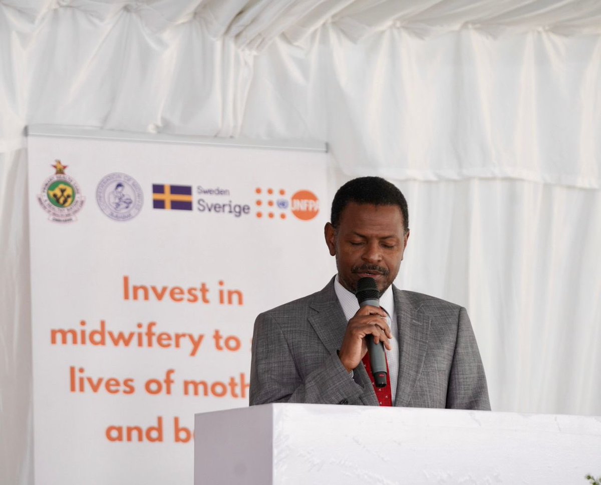 “Guard against bad apples” - @hsczimbabwe Health Service Commission’s Dr Pasi representing the Chairperson urges midwives to continue to work to ensure ethical practise as they deliver their lifesaving work at the belated #IDM2024 commemorations. #MidwivesSaveLives #Climate
