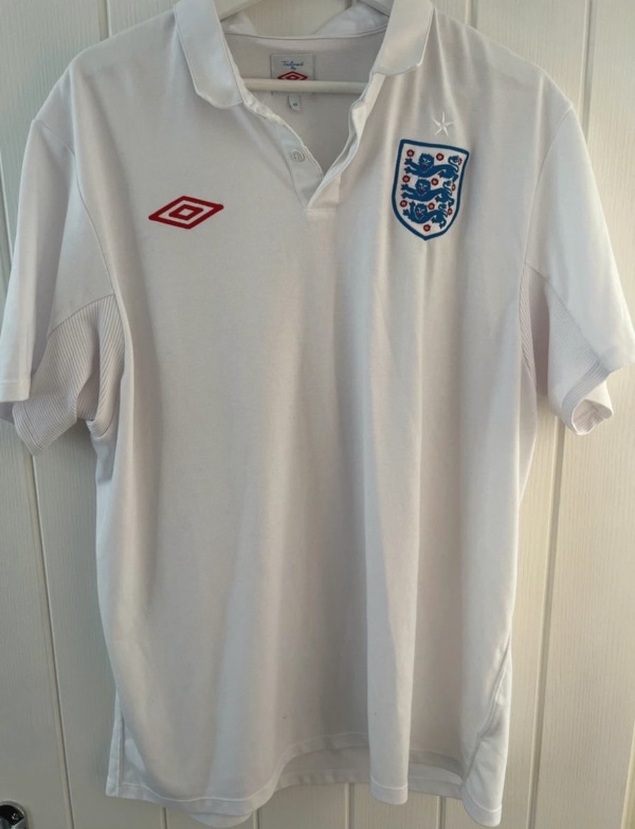 ftballshirtfix's tweet photo. We have a range of England shirts for sale on Vinted

Check them out here:

https://t.co/xAwEj2aFbo

#Euro2024 #Itscominghome https://t.co/ksF2RkwdKA