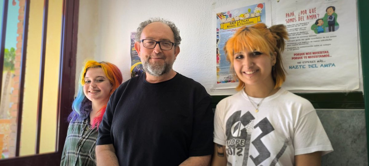 Another inspiring mural finished by MZ &amp; Sofia at CEIP Manuel Altolaguirre, Malaga during their Erasmus+ placement. Thanks to Muñoz Miguel Ángel( Principal) for the placement.
<a href="/CeipMalaga/">Ceip Manuel Altolaguirre (Málaga)</a> 
@leargas
#ErasmusPlus @DDLETB <a href="/ThisisFet/">thisisFET</a>