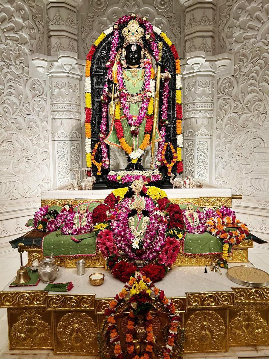 जय श्री राम। 
22.05, 2024
भगवान श्री रामलला सरकार के दिव्य दर्शन - श्री राम जन्मभूमि मंदिर, अयोध्या धाम🙏❤️

#ayodhyaramtemple
