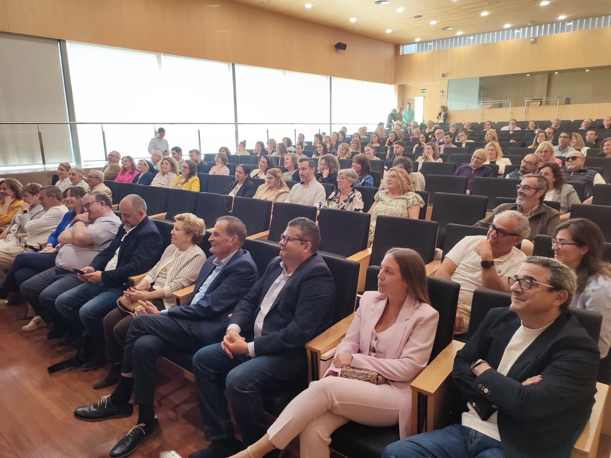 acescam_clm's tweet photo. CUIDAR es un compromiso de toda la sociedad. 

‼️Es URGENTE adecuar los precios de plaza pública a 2024, por ley y por ética.

Finaliza la Declaración Conjunta de #ACESCAM Y @ARTECAMCLM 

👏👏👏 Gracias: @TercerSectorCLM @CCOOclm @ugtclm y a todos los que nos habéis apoyado 💚💙 https://t.co/gb2CIw4Fz9