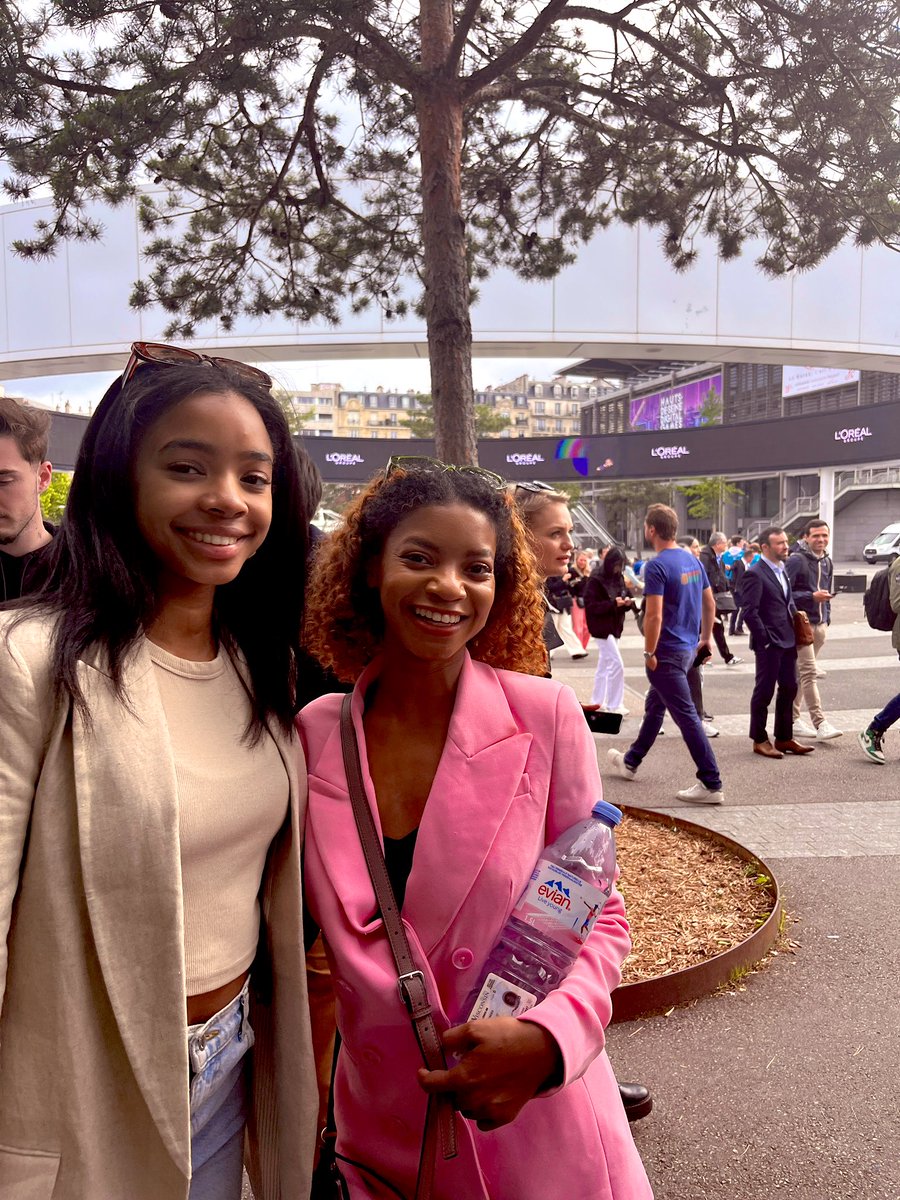 lferrari2's tweet photo. We out here at #VivaTech 2024. Any other #Latinas or #WoC in #tech here want to connect? DM me 📩

#WOCintech #LatinasInTech #inclusion #WIT @themilkywaymke https://t.co/nTkq8tvpLj