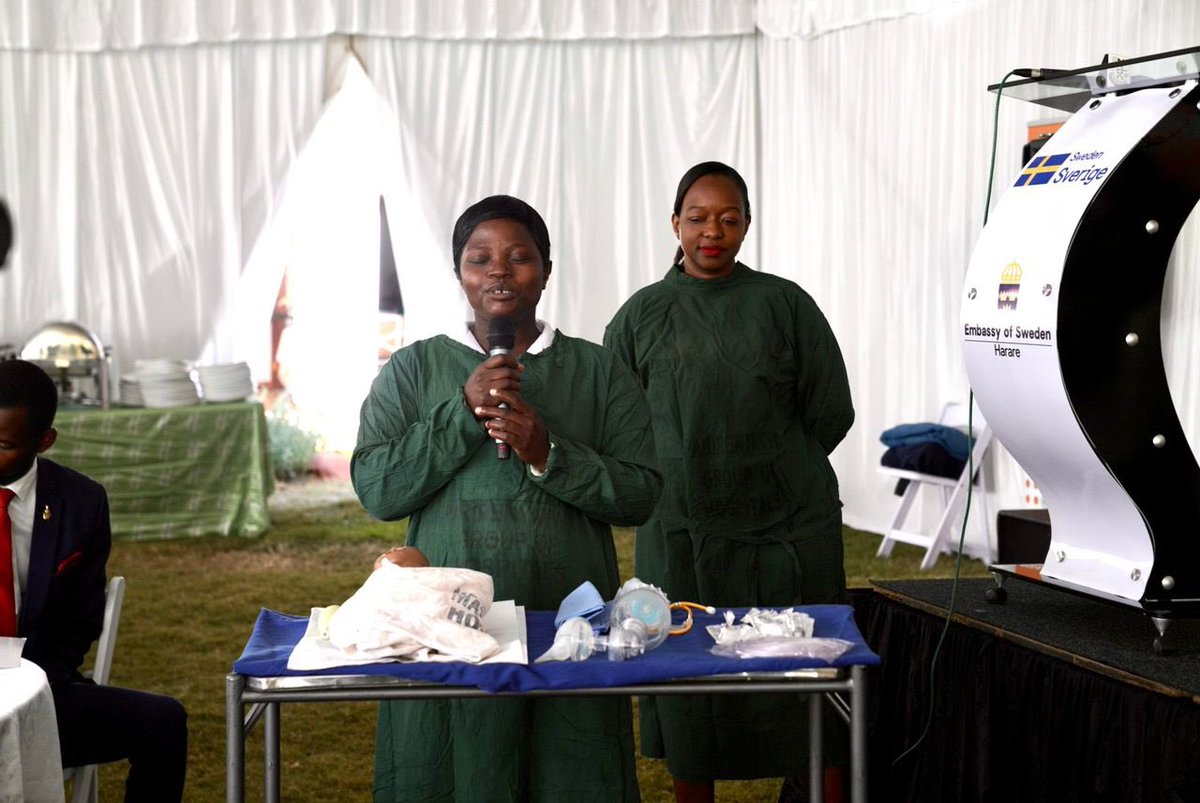 Witness the incredible skills of Zimbabwe's midwives as they demonstrate life-saving birth techniques. A must-see at today's #IDM2024 celebration in Zimbabwe! #MidwivesSaveLives #GlobalGoals #MaternalHealthHeroes
